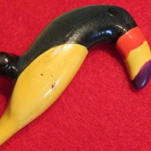 Vintage Hard Plastic Toucan Bird Brooch 2.25" x 1.5" (41J)